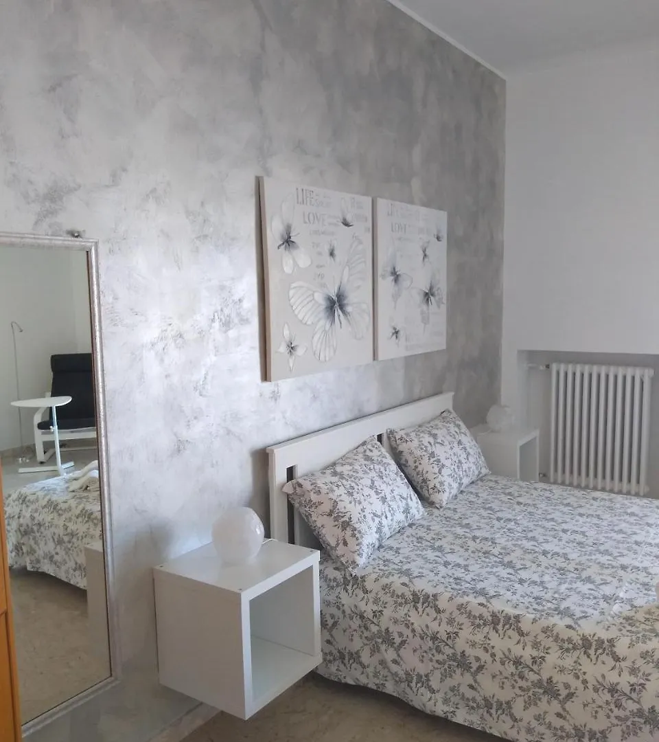 Tanzi Home Bari Bed & Breakfast